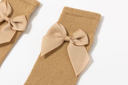 Kniekousen met strik camel