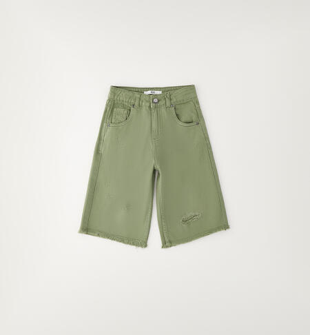 Short Wide Green