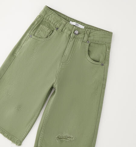 Short Wide Green